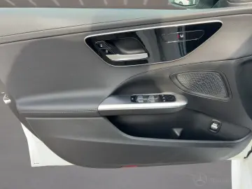 MERCEDES-BENZ C 180 AMG-Line CarPlay Night R.-Kamera…