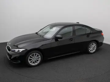 BMW 318i  Widscreen PDC GeschwindigReg DAB Cockpit
