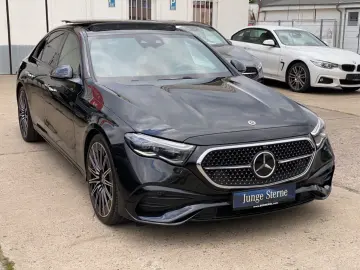 MERCEDES-BENZ E220 AMG Line Premium_SuperScreen_Lede…