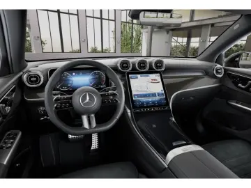 MERCEDES-BENZ GLC 300 4M Cp AMG-Sport Pano AHK StdHz…