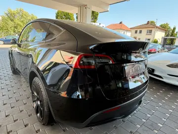 TESLA Model Y Long Range 584 Dual Motor AWD Matrix-LED
