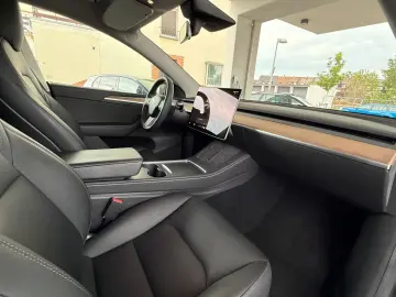 TESLA Model Y Long Range 584 Dual Motor AWD Matrix-LED