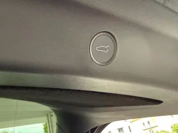 TESLA Model Y Long Range 584 Dual Motor AWD Matrix-LED