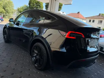 TESLA Model Y Long Range 584 Dual Motor AWD Matrix-LED