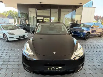 TESLA Model Y Long Range 584 Dual Motor AWD Matrix-LED