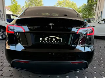 TESLA Model Y Long Range 584 Dual Motor AWD Matrix-LED