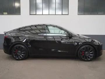 TESLA Model Y Performance  interior alb EAP