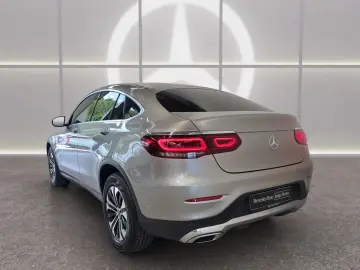 MERCEDES-BENZ GLC 220 d 4M BUSIN AHK LED RFK VERK.AS…