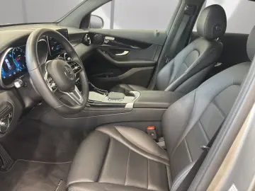 MERCEDES-BENZ GLC 220 d 4M BUSIN AHK LED RFK VERK.AS…