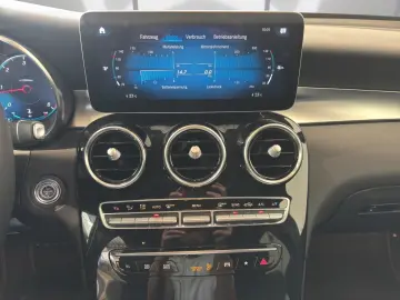 MERCEDES-BENZ GLC 220 d 4M BUSIN AHK LED RFK VERK.AS…