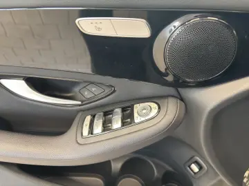 MERCEDES-BENZ GLC 220 d 4M BUSIN AHK LED RFK VERK.AS…