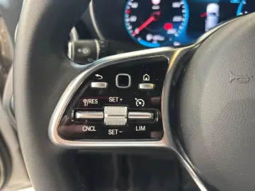 MERCEDES-BENZ GLC 220 d 4M BUSIN AHK LED RFK VERK.AS…