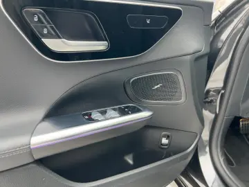 MERCEDES-BENZ C 300 d 4MATIC AMG-Line Navi Pano HUD …