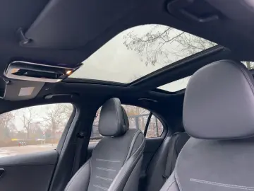 MERCEDES-BENZ C 300 d 4MATIC AMG-Line Navi Pano HUD …