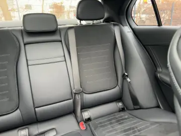MERCEDES-BENZ C 300 d 4MATIC AMG-Line Navi Pano HUD …
