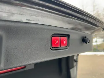 MERCEDES-BENZ C 300 d 4MATIC AMG-Line Navi Pano HUD …
