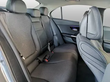 MERCEDES-BENZ C 180 Avantgarde ADVANCED ANHÄNGERKUPP…