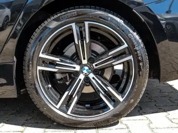 BMW 318i M Sport PA AHK Komfortz. Live Cockpit Plus