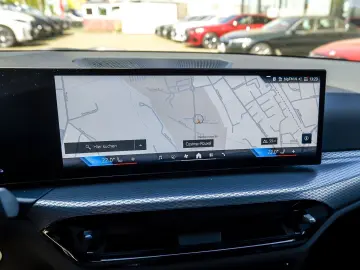BMW 318i M Sport PA AHK Komfortz. Live Cockpit Plus