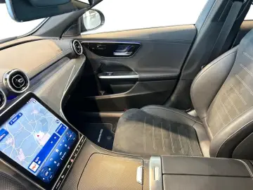 MERCEDES-BENZ C 300 d Limousine AMG AMG MBUX Night AHK Wide