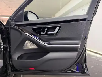 MERCEDES-BENZ S 500 L 4Matic AMG Line CHAUFFEUR MAXIMAL-VOLL