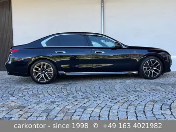 BMW 740d xDr.  M SPORT FOND ENT LOUNGE SEAT AT DOORS
