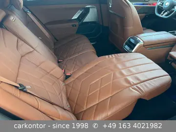 BMW 740d xDr.  M SPORT FOND ENT LOUNGE SEAT AT DOORS