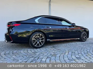 BMW 740d xDr.  M SPORT FOND ENT LOUNGE SEAT AT DOORS