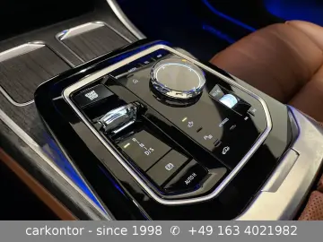 BMW 740d xDr.  M SPORT FOND ENT LOUNGE SEAT AT DOORS