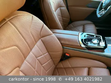 BMW 740d xDr.  M SPORT FOND ENT LOUNGE SEAT AT DOORS