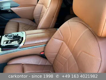 BMW 740d xDr.  M SPORT FOND ENT LOUNGE SEAT AT DOORS