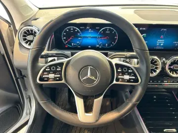 MERCEDES-BENZ GLB 200 d Progressive MBUX Progressive MBeam