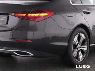 MERCEDES-BENZ C 220 d Avantgarde NavPrem DLight AHK …