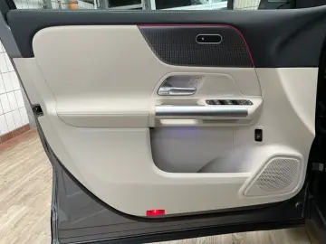MERCEDES-BENZ EQA 250 Progressive MBUX Progressive AHK Pano