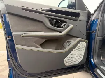 LAMBORGHINI Urus 4.0 V8 PHEV SE B&O PANO ANIMA MASSAGE 23