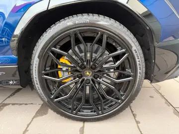 LAMBORGHINI Urus 4.0 V8 PHEV SE B&O PANO ANIMA MASSAGE 23