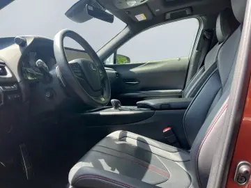 LEXUS UX 300h E-FOUR F SPORT  LED 360  GSD Levinson SH