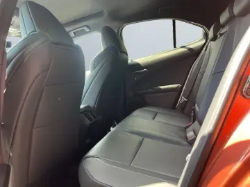 LEXUS UX 300h E-FOUR F SPORT  LED 360  GSD Levinson SH