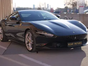 FERRARI Roma