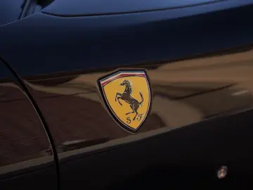 FERRARI Roma