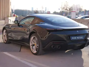 FERRARI Roma