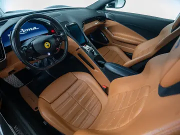 FERRARI Roma