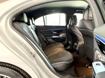 MERCEDES-BENZ E 300 e AMG Line Superscreen 4DBurmester Night