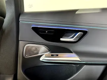 MERCEDES-BENZ E 300 e AMG Line Superscreen 4DBurmester Night