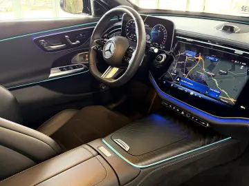 MERCEDES-BENZ E 300 e AMG Line Superscreen 4DBurmester Night