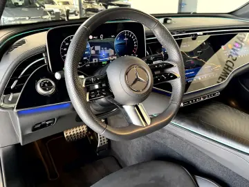 MERCEDES-BENZ E 300 e AMG Line Superscreen 4DBurmester Night