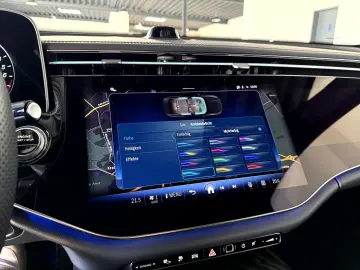 MERCEDES-BENZ E 300 e AMG Line Superscreen 4DBurmester Night
