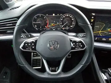 VW Touareg R-Line V6 TDI tiptronic AHK ACC PANO NAV