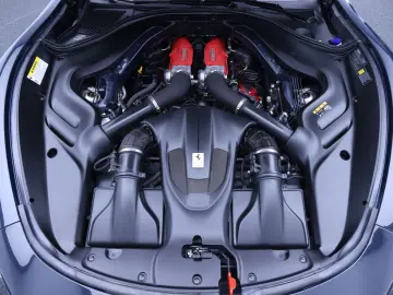 FERRARI Roma