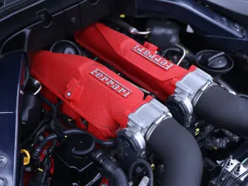 FERRARI Roma
